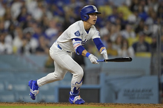 LA 다저스 김혜성이 2일(한국시간) 미국 캘리포니아주 로스앤젤레스의 다저스타디움에서 열린 시카고 화이트삭스와의 홈경기에 9번타자 겸 유격수로 선발 출전해 3타수 무안타로 침묵했다. 연합뉴스