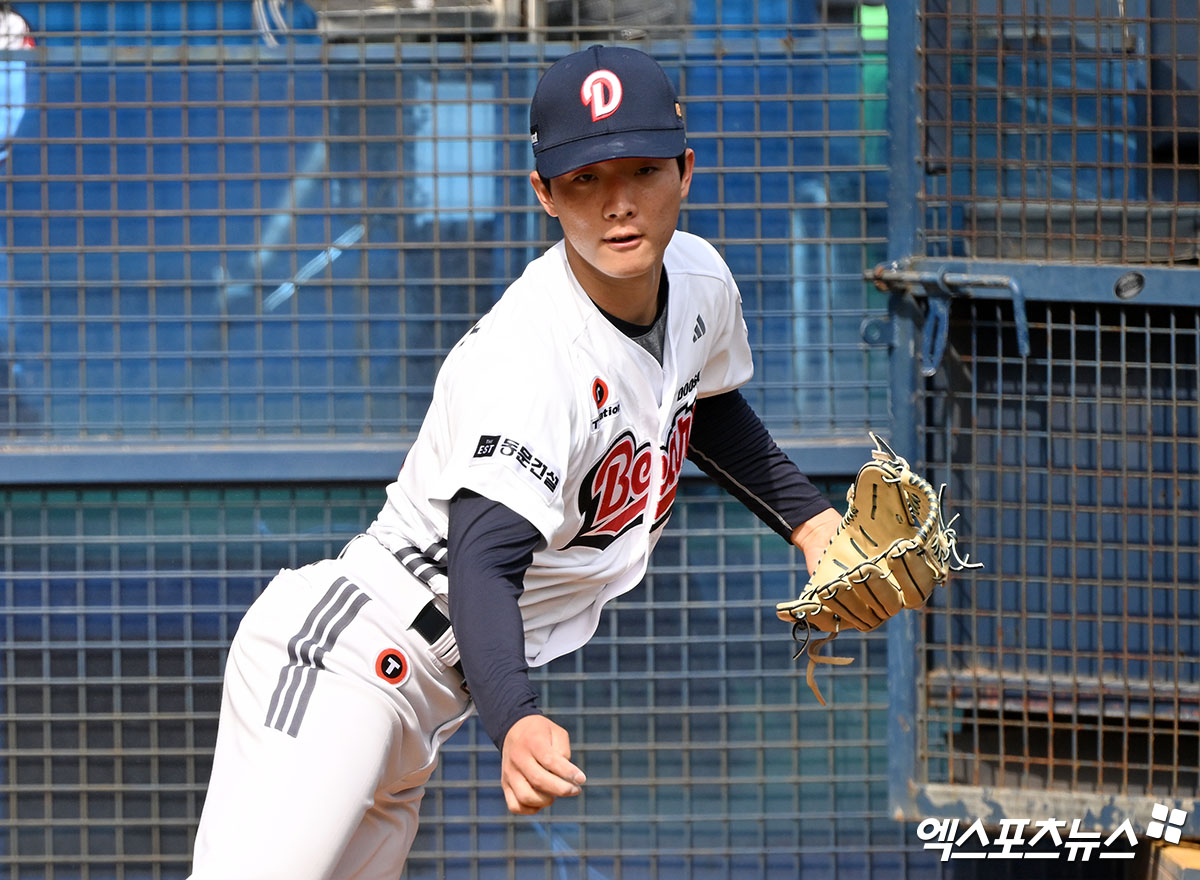 지난 4월 18일 오후 서울 송파구 잠실야구장에서 열리는 '2025 신한 SOL Bank KBO리그' KIA 타이거즈와 두산 베어스의 경기, 두산 최민석이 불펜 피칭을 갖고 있다. 엑스포츠뉴스 DB