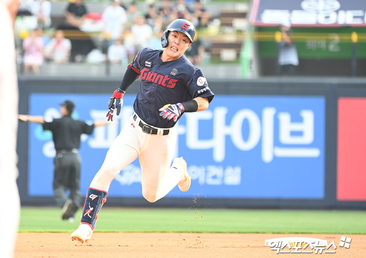 롯데 자이언츠 내야수 고승민이 2일 부산 사직야구장에서 열린 2025 신한 SOL Bank KBO리그 LG 트윈스와의 팀 간 7차전에 앞서 부상으로 1군 엔트리에서 말소됐다. 사진 엑스포츠뉴스 DB