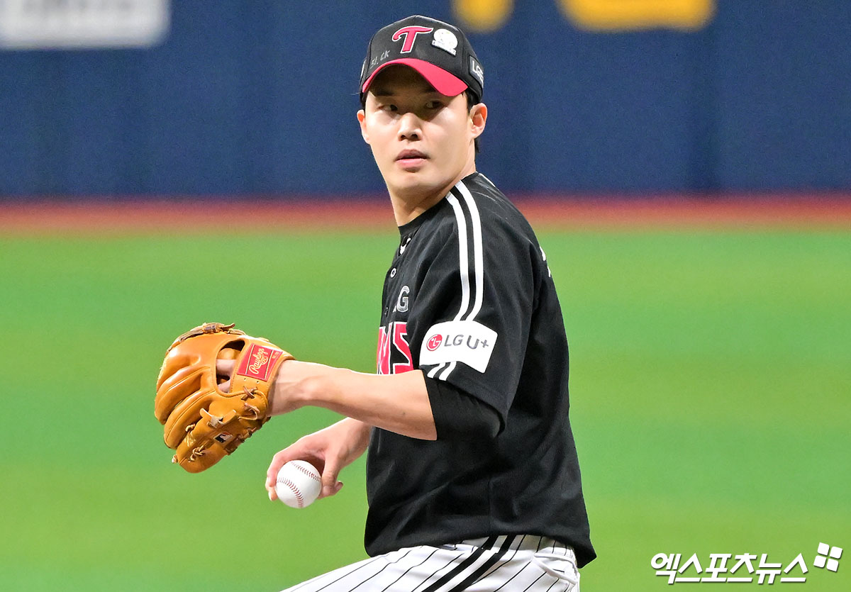 LG 트윈스 토종 에이스 임찬규가 2일 부산 사직야구장에서 열린 2025 신한 SOL Bank KBO리그 롯데 자이언츠와의 팀 간 7차전에 선발등판, 5.2이닝 5실점 4자책으로 패전투수가 됐다. 사진 엑스포츠뉴스 DB
