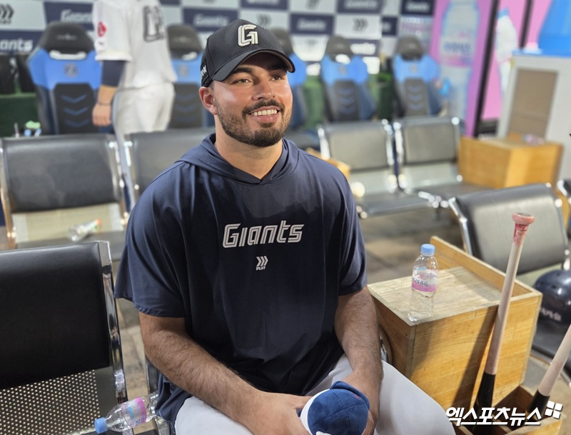 롯데 자이언츠 외국인 투수 알렉 감보아가 2일 부산 사직야구장에서 열린 2025 신한 SOL Bank KBO리그 LG 트윈스와의 팀 간 7차전에 선발등판, 6.2이닝 무실점 호투로 승리투수가 됐다. 사진 엑스포츠뉴스