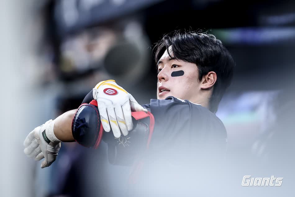 롯데 자이언츠 내야수 한태양이 3일 부산 사직야구장에서 열리는 2025 신한 SOL Bank KBO리그 LG 트윈스와의 팀 간 8차전에 1번타자 겸 2루수로 선발 출전한다. 사진 롯데 자이언츠