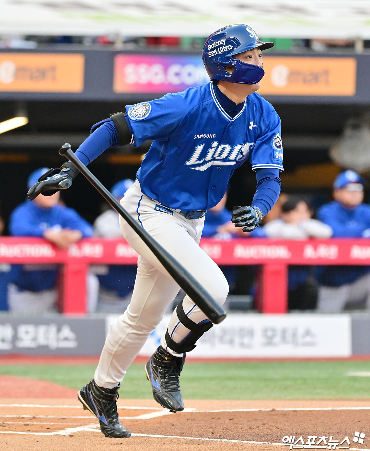 29일 오후 인천SSG랜더스필드에서 열린 '2025 신한 SOL Bank KBO리그' 삼성 라이온즈와 SSG 랜더스의 경기, 1회초 2사 삼성 구자욱이 솔로 홈런을 날리고 있다. 엑스포츠뉴스 DB