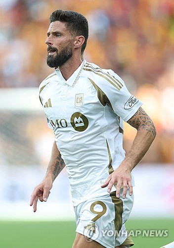 손흥민이 미국 메이저리그사커(MLS) LAFC에 입단하면서 독일의 레전드 공격수 토마스 뮐러와 한솥밥을 먹을 가능성이 커졌다. LAFC는 프랑스 공격수 올리비에 지루가 퇴단하면서 새로운 슈퍼스타를 찾고 있다. 연합뉴스