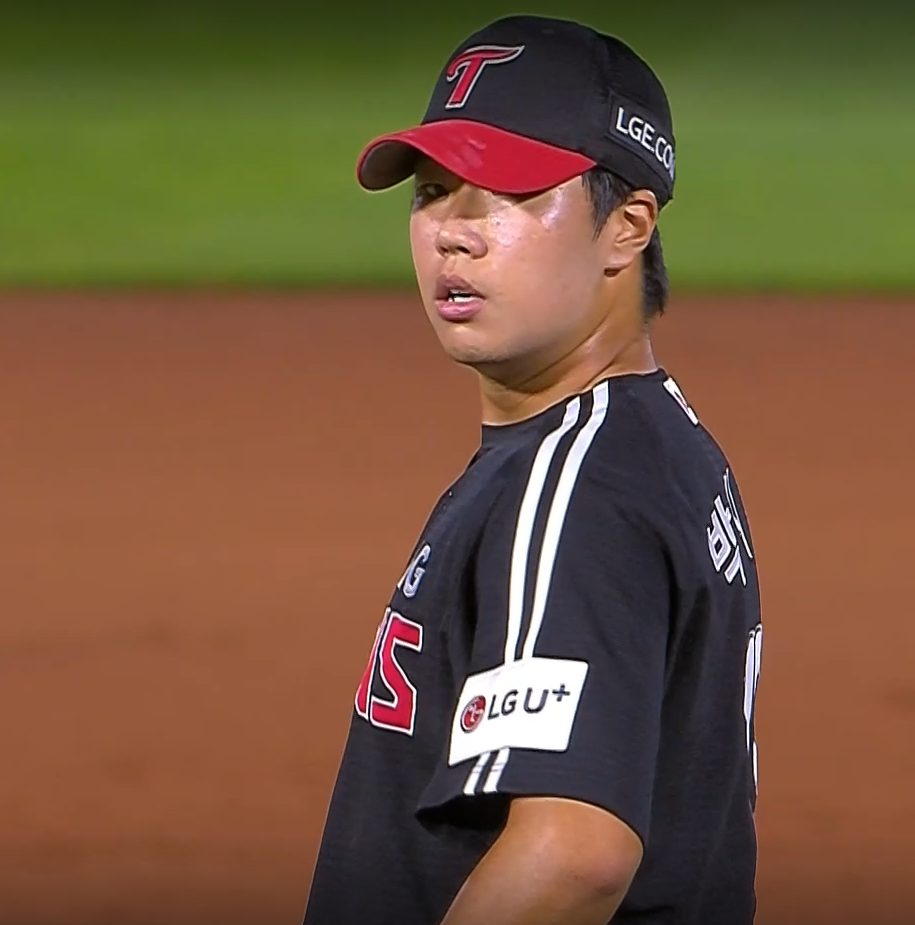 지난 2일 사직 롯데 자이언츠전에서 1군 데뷔전을 치른 LG 트윈스 우완 파이어볼러 유망주 박시원. 사진 Tving 중계화면 캡처