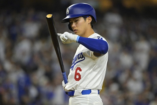 LA 다저스 유틸리티 플레이어 김혜성이 5일 미국 캘리포니아주 로스앤젤레스 다저스타디움에서 열리는 2025 메이저리그 휴스턴 애스트로스전 선발 라인업에서 빠졌다. 김혜성은 2경기 연속 벤치에서 경기를 시작한다. 연합뉴스