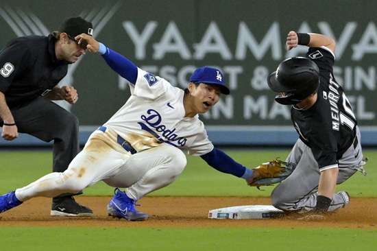 LA 다저스 유틸리티 플레이어 김혜성이 5일 미국 캘리포니아주 로스앤젤레스 다저스타디움에서 열리는 2025 메이저리그 휴스턴 애스트로스전 선발 라인업에서 빠졌다. 김혜성은 2경기 연속 벤치에서 경기를 시작한다. 연합뉴스