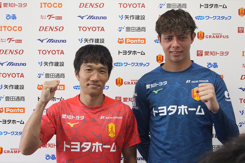 일본 매체 '스포니치'가 지난 4일 동아시안컵에 출전하는 일본 축구 국가대표팀에 19세 골키퍼 피사노 알렉산드르 코후유 호리오가 발탁돼 A매치 데뷔를 노린다고 보도했다.   일본축구협회는 지난 3일 공식 홈페이지를 통해 다가오는 동아시안컵에 출전할 모리야스 하지메 감독이 이끄는 일본 축구 국가대표팀 26인 명단을 발표했다. 나고야