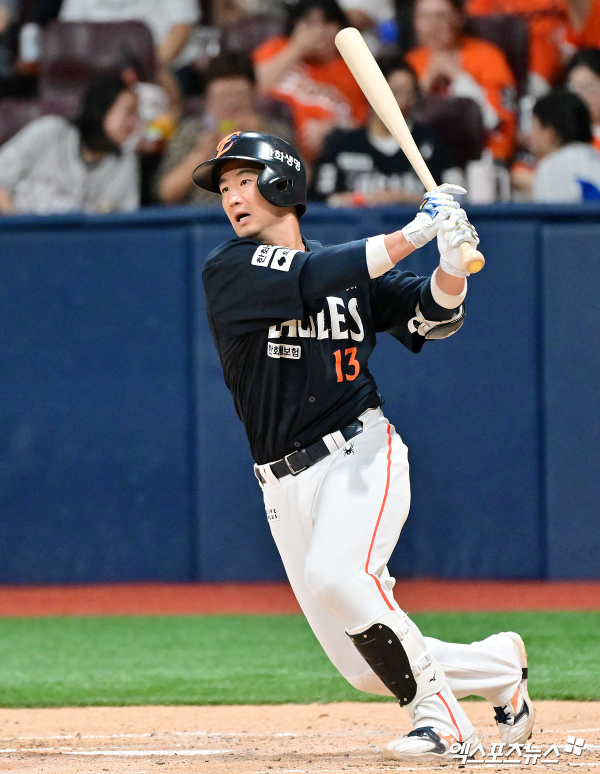 한화 이글스 포수 최재훈이 5일 서울 고척스카이돔에서 열린 2025 신한 SOL Bank KBO리그 키움 히어로즈와의 팀 간 9차전에서 4회초 1타점 적시타를 기록했다. 사진 김한준 기자