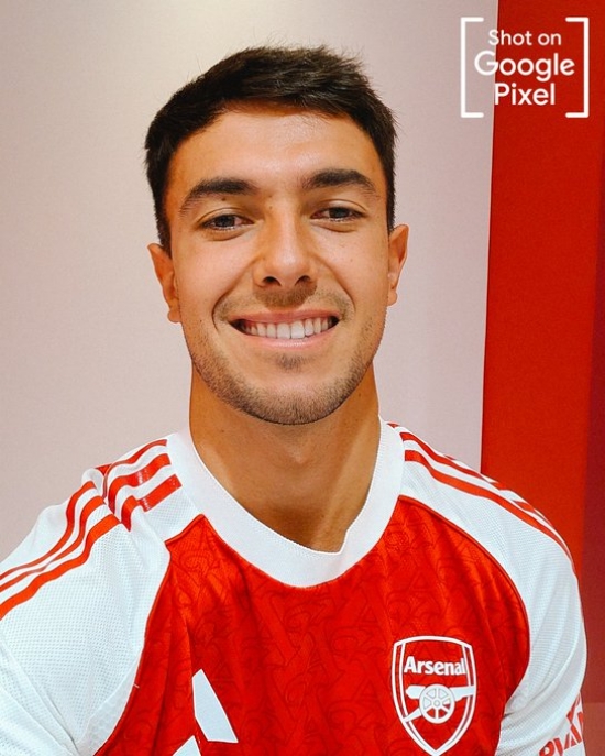 아스널이 6일(한국시간) 공식 홈페이지를 통해 스페인 국가대표 미드필더 마르틴 수비멘디를 장기 계약으로 영입했다고 발표했다. 아스널