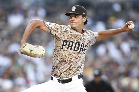 샌디에이고 파드리스 카일 하트가  7일(한국시간) 미국 캘리포니아주 샌디에이고의 펫코 파크에서 열린 2025 메이저리그(MLB) 텍사스 레인저스와 홈 경기에 팀의 두 번째 투수로 등판해 3⅔이닝 퍼펙트 피칭을 펼쳤다. 연합뉴스