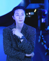 Park Seo-joon Captivates in Behind-the-Scenes Photos with Timeless Elegance