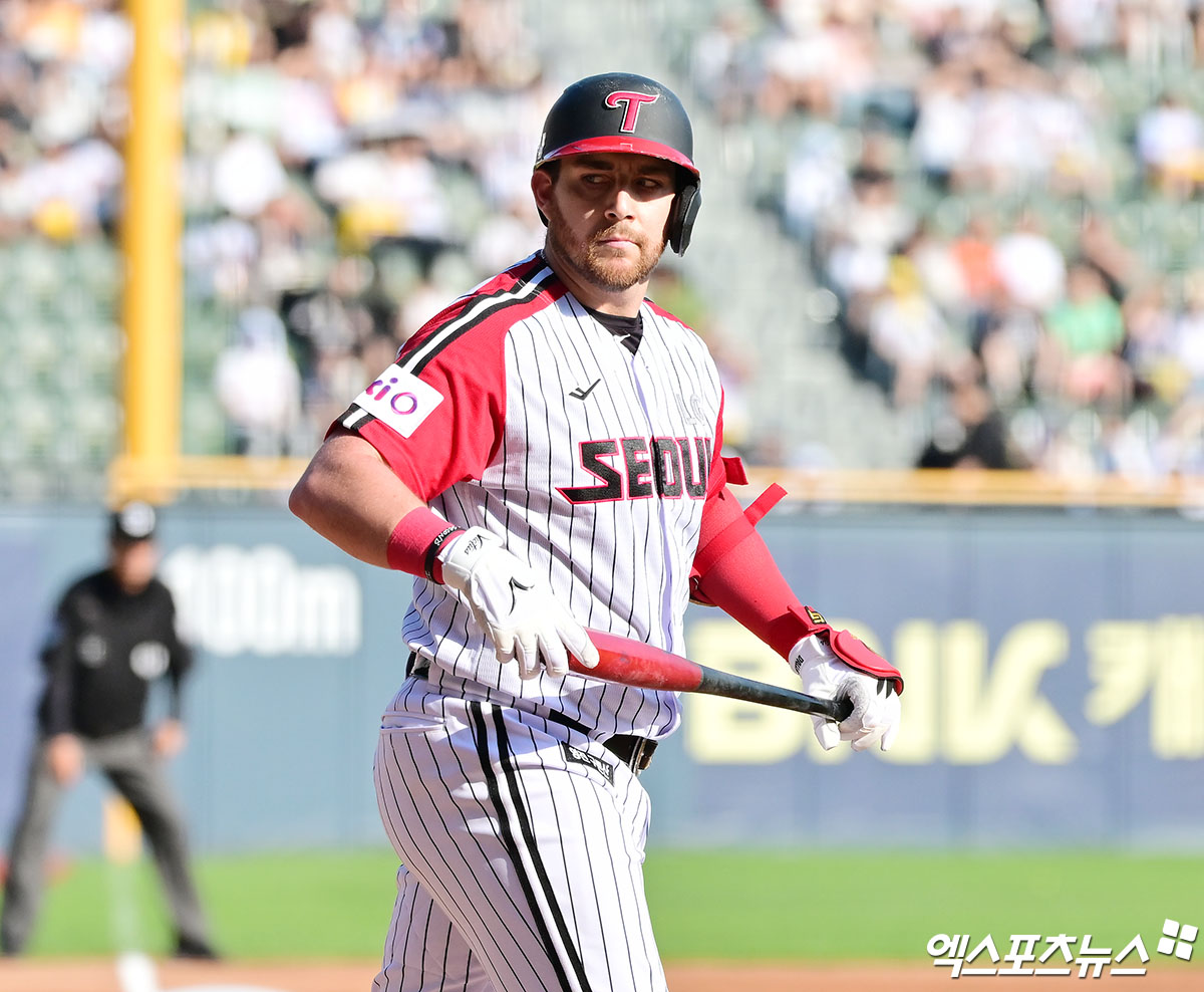 LG 트윈스 염경엽 감독이 후반기 반등을 위해 옆구리 부상에서 돌아올 오스틴 딘과 함께 오지환·문보경·박동원의 반등을 간절하게 소망했다. 엑스포츠뉴스 DB