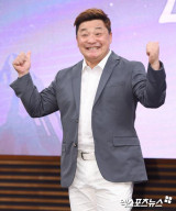 윤정수, ♥12세 연하와 결혼 발표 "올해 안에 예정"…필라테스 강사와 열애 결실