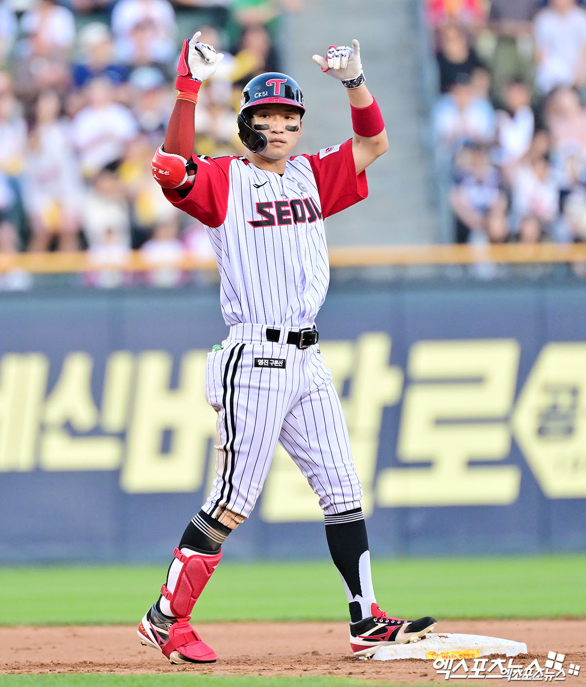 지난 6월 22일 오후 서울 송파구 잠실야구장에서 열린 '2025 신한 SOL Bank KBO리그' 두산 베어스와 LG 트윈스의 경기, 4회말 2사 1,2루 LG 박해민이 1타점 적시타를 날리고 있다. 엑스포츠뉴스 DB