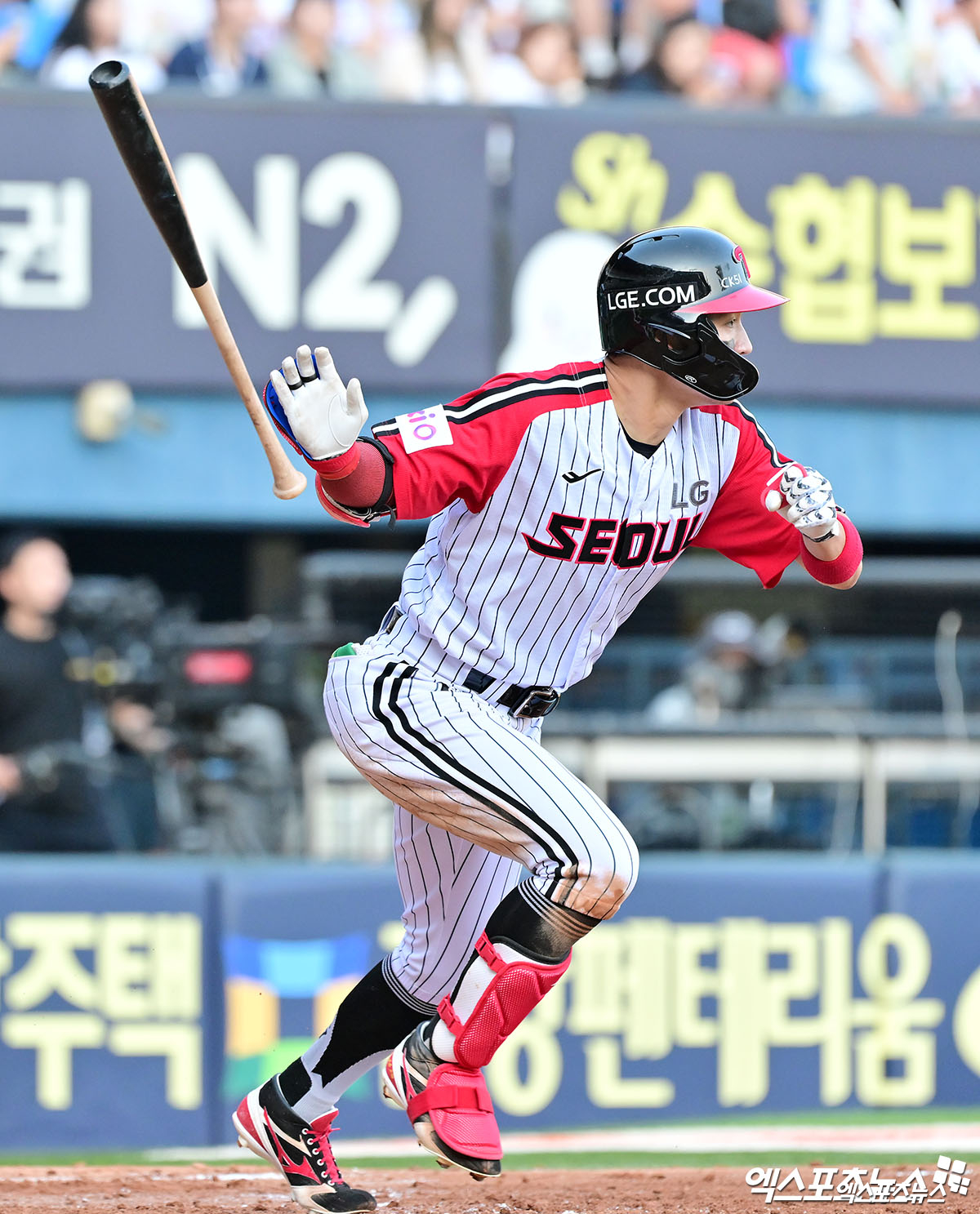 지난 6월  22일 오후 서울 송파구 잠실야구장에서 열린 '2025 신한 SOL Bank KBO리그' 두산 베어스와 LG 트윈스의 경기, 7회말 무사 1루 LG 박해민이 우중간 2루타를 날린 후 기뻐하고 있다. 엑스포츠뉴스 DB