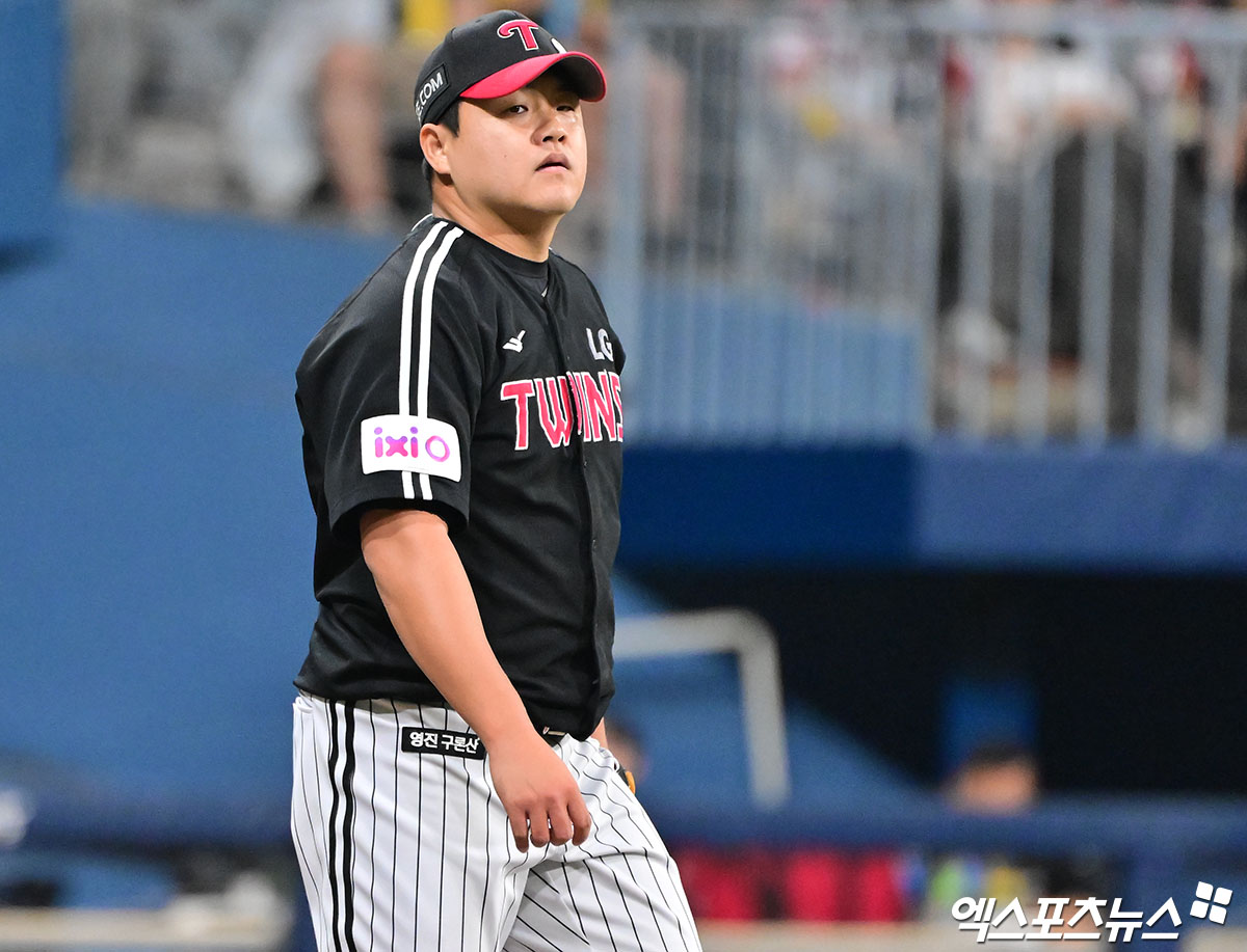 지난 6월 7일 오후 서울 구로구 고척스카이돔에서 열린 '2025 신한 SOL Bank KBO리그' LG 트윈스와 키움 히어로즈의 경기, 6회말 LG 장현식이 공을 힘차게 던지고 있다. 엑스포츠뉴스 DB