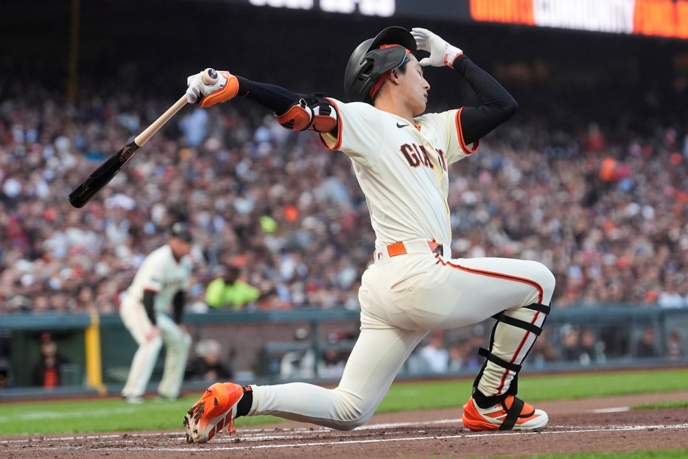 미국 샌프란시스코 지역 매체 NBC스포츠 베이 에어리어가 샌프란시스코 자이언츠 외야수 이정후의 부진 장기화에 대해 우려를 나타냈다. 슬럼프가 끝났다는 기대감이 지나치게 낙관적인 판단이었다고 전하기도 했다. AP 연합뉴스