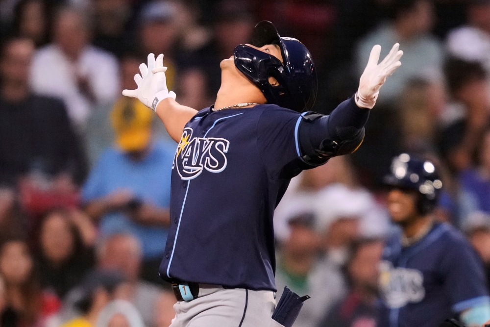 탬파베이 레이스 김하성이 11일 미국 매사추세츠주 보스턴의 펜웨이파크에서 2025 미국 메이저리그(MLB) 보스턴 레드삭스와의 원정경기에 5번타자 겸 유격수로 선발 출전해 4타수 1안타(1홈런) 2타점을 기록했다. 김하성의 시즌 타율은 0.364에서 0.333으로 하락했다. AP 연합뉴스