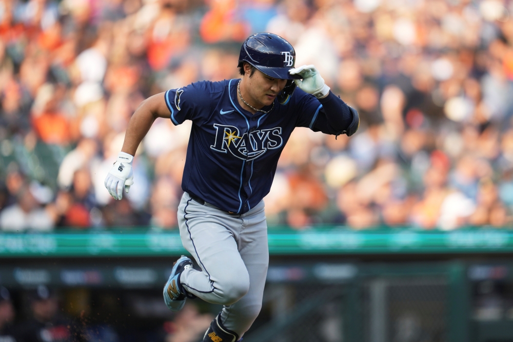 탬파베이 레이스 김하성이 11일 미국 매사추세츠주 보스턴의 펜웨이파크에서 2025 미국 메이저리그(MLB) 보스턴 레드삭스와의 원정경기에 5번타자 겸 유격수로 선발 출전해 4타수 1안타(1홈런) 2타점을 기록했다. 김하성의 시즌 타율은 0.364에서 0.333으로 하락했다. AP 연합뉴스