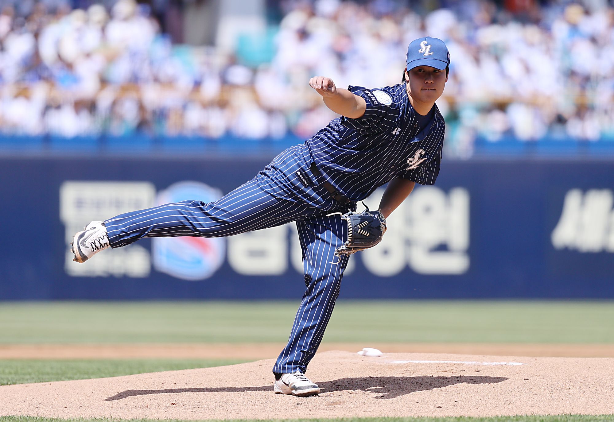 삼성 라이온즈 정민성이 올해 경기에 등판해 투구하고 있다. 삼성 라이온즈
