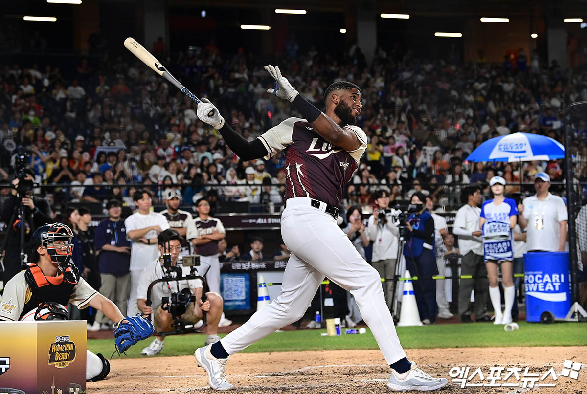 11일 오후 대전 한화생명 볼파크에서 열린 2025 신한 SOL Bank KBO 올스타전 홈런더비, 삼성 디아즈가 홈런을 치고 있다. 엑스포츠뉴스 대전, 박지영 기자