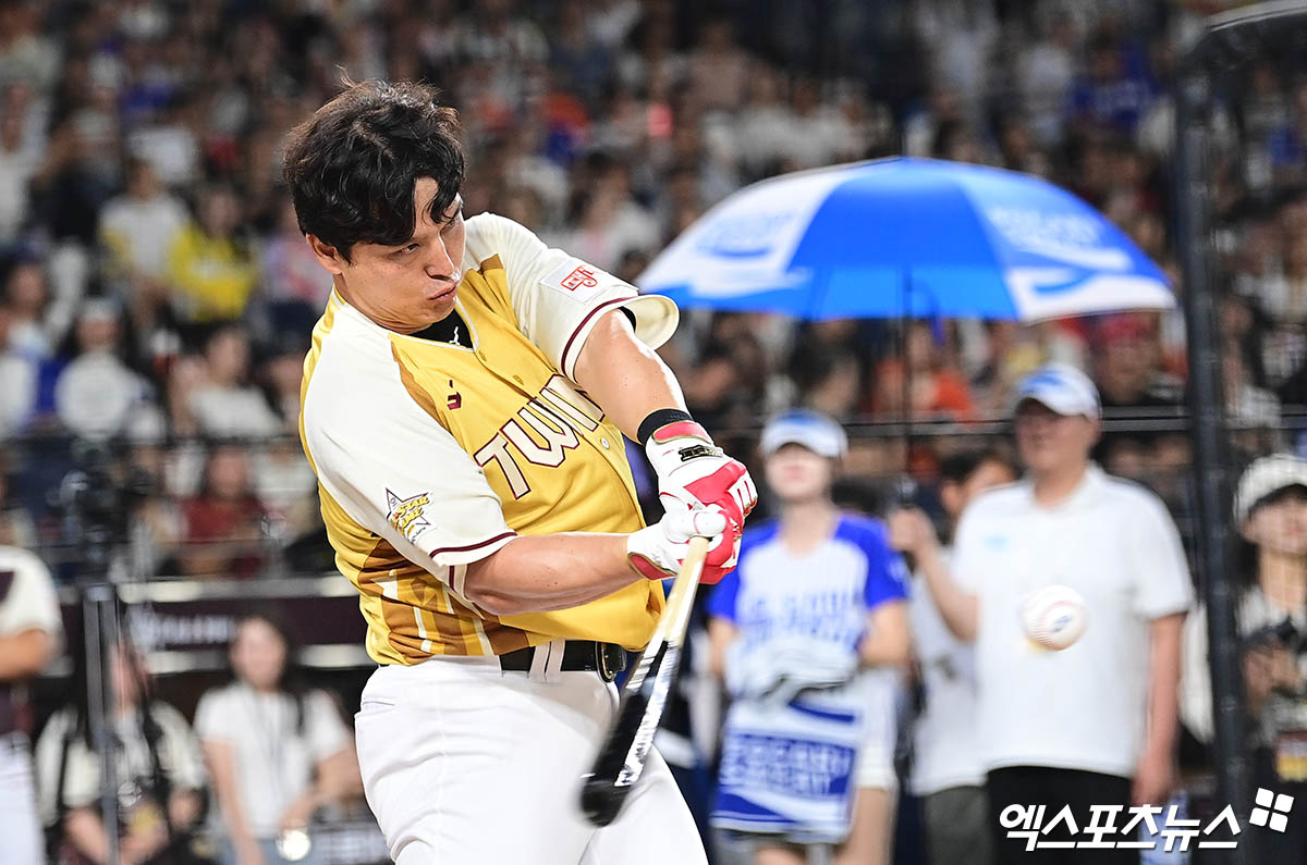 11일 오후 대전 한화생명 볼파크에서 열린 2025 신한 SOL Bank KBO 올스타전 홈런더비, LG 박동원이 홈런을 치고 있다. 엑스포츠뉴스 대전, 박지영 기자