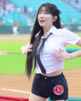 '대만 홀린' 안지현, 오피스룩 입고 칼군무 실물도 예뻐 감탄 속출