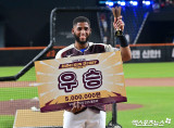 '전반기 홈런 1위' 디아즈 괴력 폭발!…홈런더비 우승→최고 비거리상까지 '싹쓸이' [올스타전]