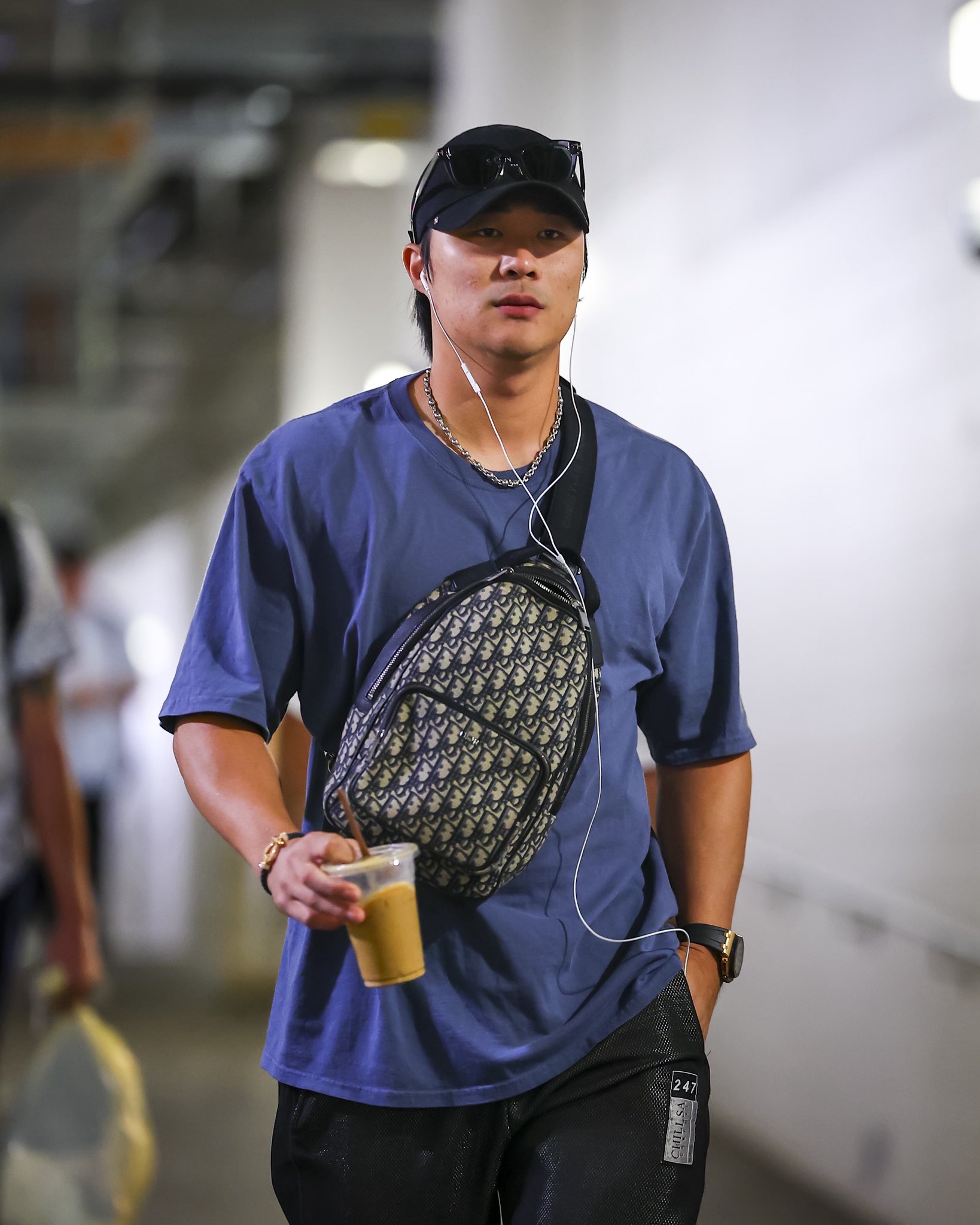 탬파베이 레이스 김하성이 12일(이하 한국시간) 미국 매사추세츠주 보스턴의 펜웨이파크에서 열린 2025 미국 메이저리그(MLB) 보스턴 레드삭스와의 원정경기 선발 라인업에 이름을 올리지 못했다. 그는 지난 11일 보스턴전 두 번째 타석에서 부상 복귀 후 첫 홈런포를 신고했다. 탬파베이 레이스 공식 SNS​​​​​​