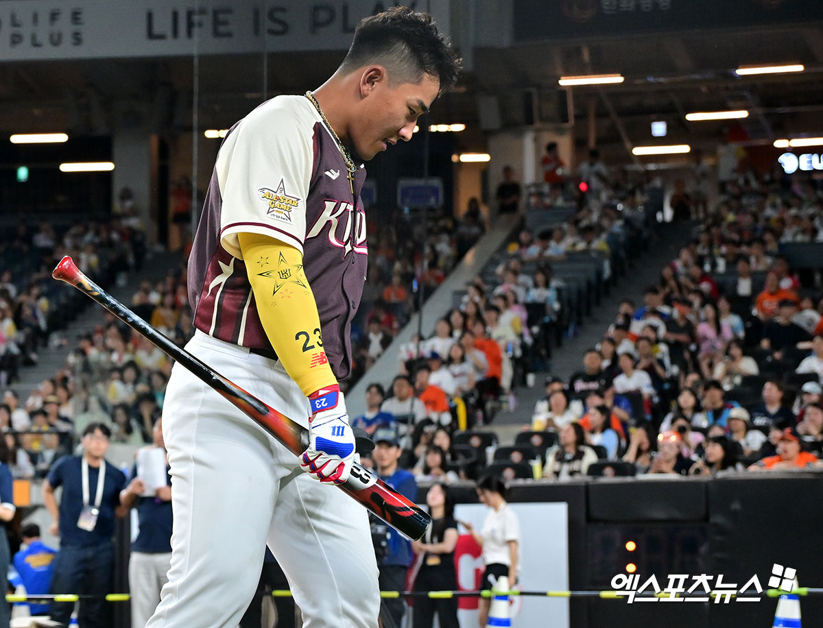 11일 오후 대전 한화생명 볼파크에서 열린 2025 신한 SOL Bank KBO 올스타전 홈런더비, KT 안현민이 타격 후 숨을 고르고 있다. 엑스포츠뉴스 대전, 김한준 기자