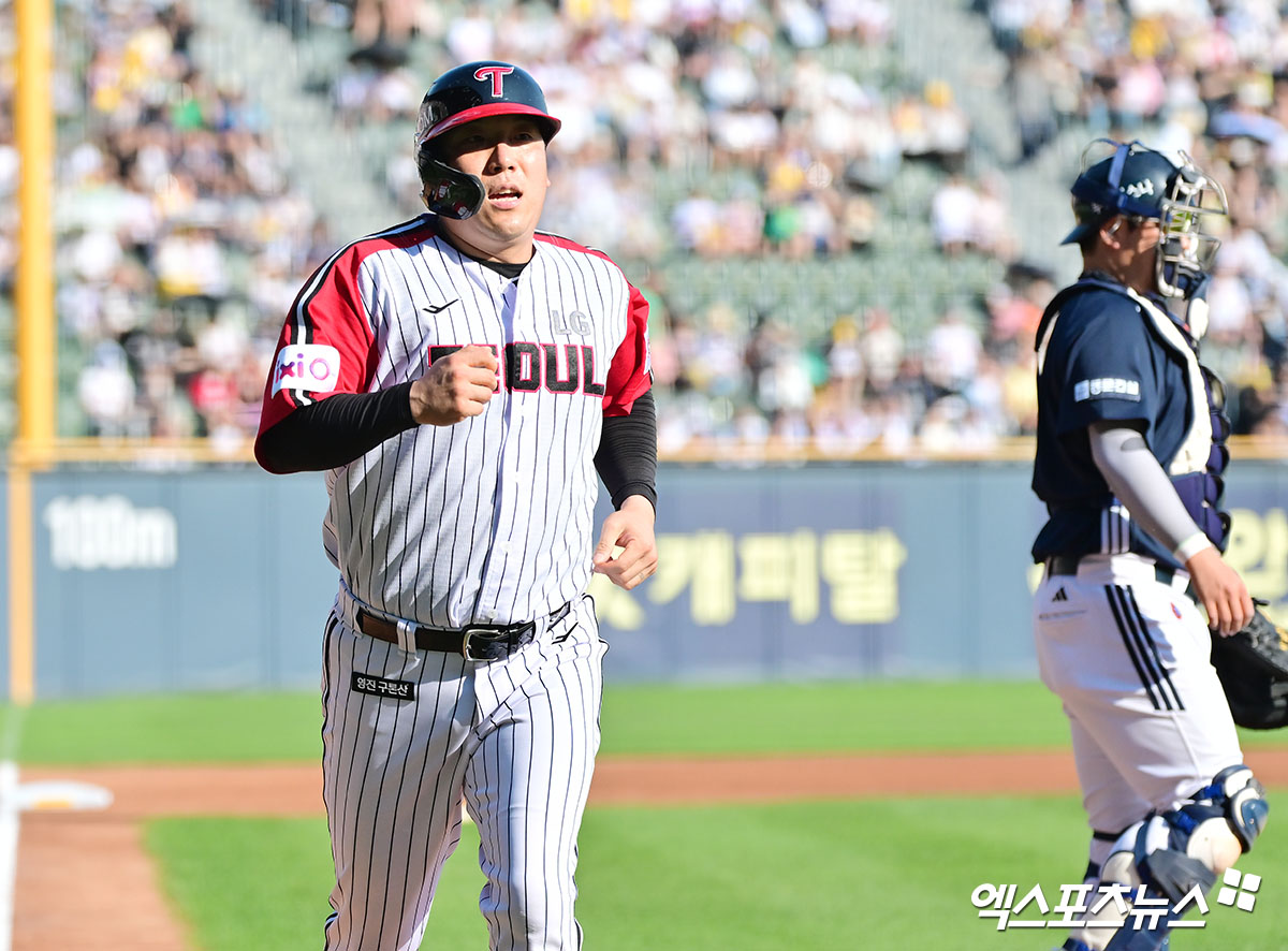 LG 트윈스 외야수 김현수가 12일 대전 한화생명 볼파크에서 열리는 2025 신한 SOL Bank KBO 올스타전에 나눔 올스타 소속으로 출전하며 KBO 역대 통산 최다 올스타 출전 신기록을 세우게 됐다. 레전드 양준혁(전 삼성 라이온즈)의 15회를 넘어 총 16회 출장. 더불어 14년 연속 출장(2008~2025, 해외 진출 2016~2017년 제외)을 달성해 양준혁이 보유한 13년 연속 출장(1995~2007년)도 넘어서게 됐다. 엑스포츠뉴스DB