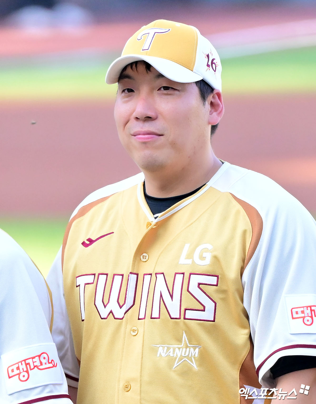 LG 트윈스 외야수 김현수가 12일 대전 한화생명 볼파크에서 열리는 2025 신한 SOL Bank KBO 올스타전에 나눔 올스타 소속으로 출전하며 KBO 역대 통산 최다 올스타 출전 신기록을 세우게 됐다. 레전드 양준혁(전 삼성 라이온즈)의 15회를 넘어 총 16회 출장. 더불어 14년 연속 출장(2008~2025, 해외 진출 2016~2017년 제외)을 달성해 양준혁이 보유한 13년 연속 출장(1995~2007년)도 넘어서게 됐다. 대전, 김한준 기자