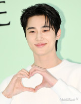'1억 기부' 변우석, '아너스클럽' 회원 됐다…힘·위로 될 수 있다면