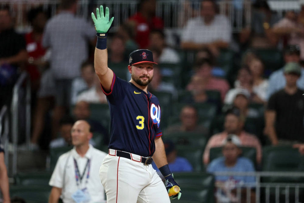 시애틀 매리너스 포수 칼 롤리가 15일 미국 조지아주 애틀랜타의 트루이스트파크에서 열린 2025 미국 프로야구 메이저리그 올스타전 홈런더비 결승에서 주니어 카미네로를 꺾고 우승을 차지했다. 시애틀 소속 선수의 홈런더비 우승은 1999년 켄 그리피 주니어 이후 올해 롤리가 26년 만이다. AFP 연합뉴스