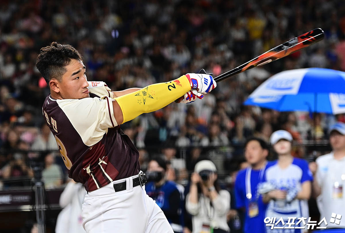 KT 위즈 안현민이 지난 11일 대전에서 열린 KBO 올스타 프라이데이 홈런더비에 출전해 타격하고 있다. 엑스포츠뉴스 DB