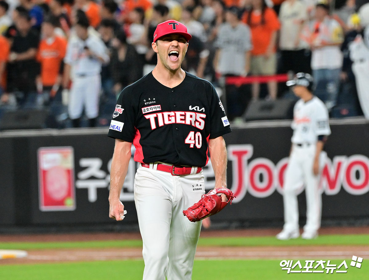 10일 오후 대전 한화생명 볼파크에서 열린 '2025 신한 SOL Bank KBO리그' KIA 타이거즈와 한화 이글스의 경기, 6회말 수비를 마친 KIA 네일이 포효를 하고 있다. 엑스포츠뉴스 DB