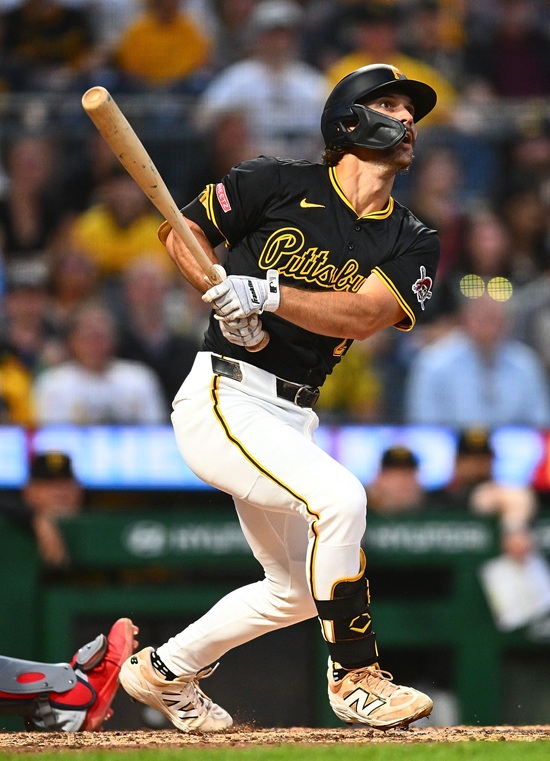 피츠버그 파이어리츠 유틸리티 플레이어 배지환이 팀 베테랑 유틸리티 플레이어 아담 프레이저의 트레이드 이적으로 후반기 메이저리그 무대 콜업 기회를 받을 가능성이 커졌다. 연합뉴스