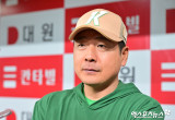 감독실 정리하다 보니 많은 생각 나 히어로즈 떠난 홍원기 감독, 마지막 작별 인사 남겼다…이제 야구장 밖에서 지켜볼 것
