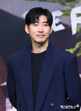 Yoon Kye-sang Says He Out-Earns His CEO Wife with ₩30 Billion Business — “I Make More Now”
