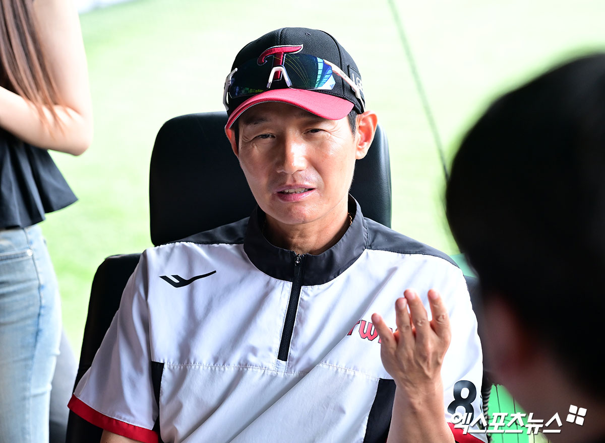 염경엽 감독이 이끄는 LG 트윈스가 18일 서울 잠실야구장에서 열린 2025 신한 SOL Bank KBO리그 롯데 자이언츠와의 팀 간 9차전에서 2-1 신승을 거뒀다. 사진 엑스포츠뉴스 DB