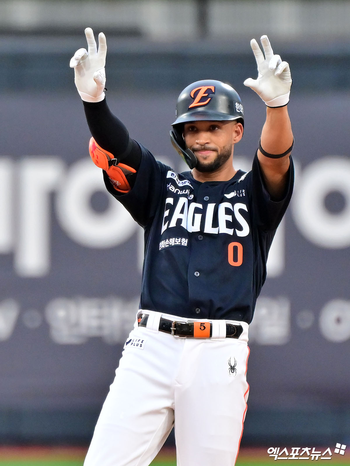 18일 오후 수원KT위즈파크에서 열린 '2025 신한 SOL Bank KBO리그' 한화 이글스와 KT 위즈의 경기, 1회초 1사 한화 리베라토가 2루타를 날리고 있다. 엑스포츠뉴스DB