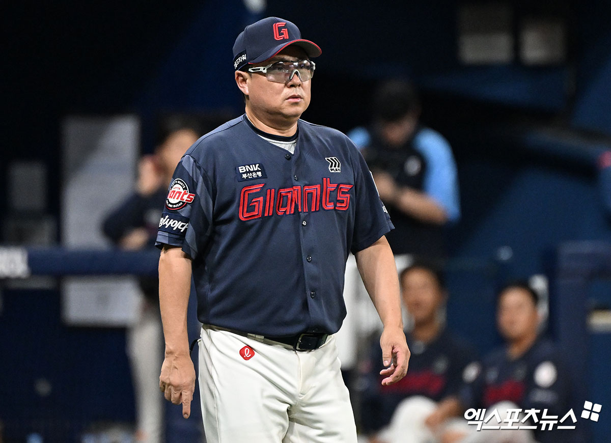 김태형 감독이 이끄는 롯데 자이언츠가 19일 서울 잠실야구장에서 열린 2025 신한 SOL Bank KBO리그 LG 트윈스와의 팀 간 9차전에서 6-1로 이겼다. 사진 엑스포츠뉴스 DB