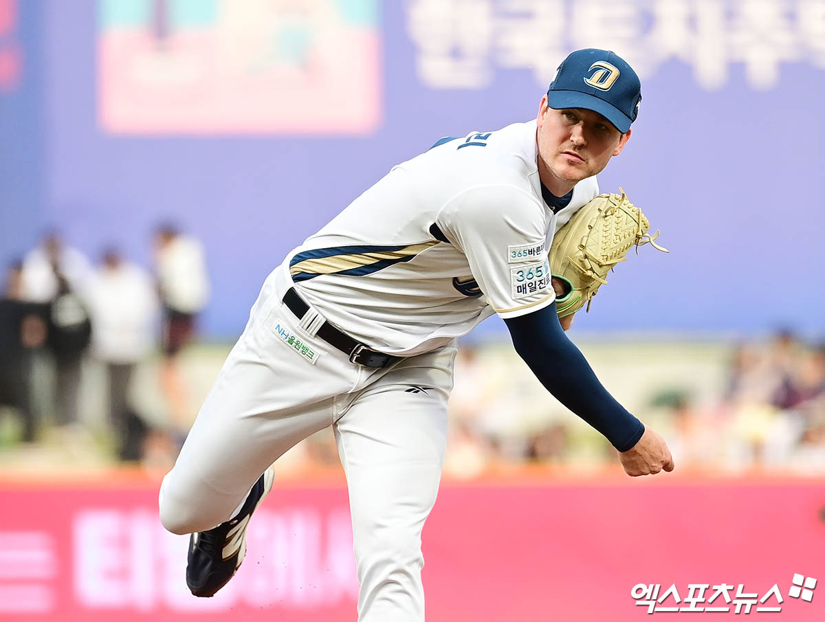 30일 오후 경상남도 창원NC파크에서 열린 '2025 신한 SOL Bank KBO리그' 한화 이글스와 NC 다이노스의 경기, 1회초 NC 선발투수 라일리가 역투하고 있다. 엑스포츠뉴스 DB