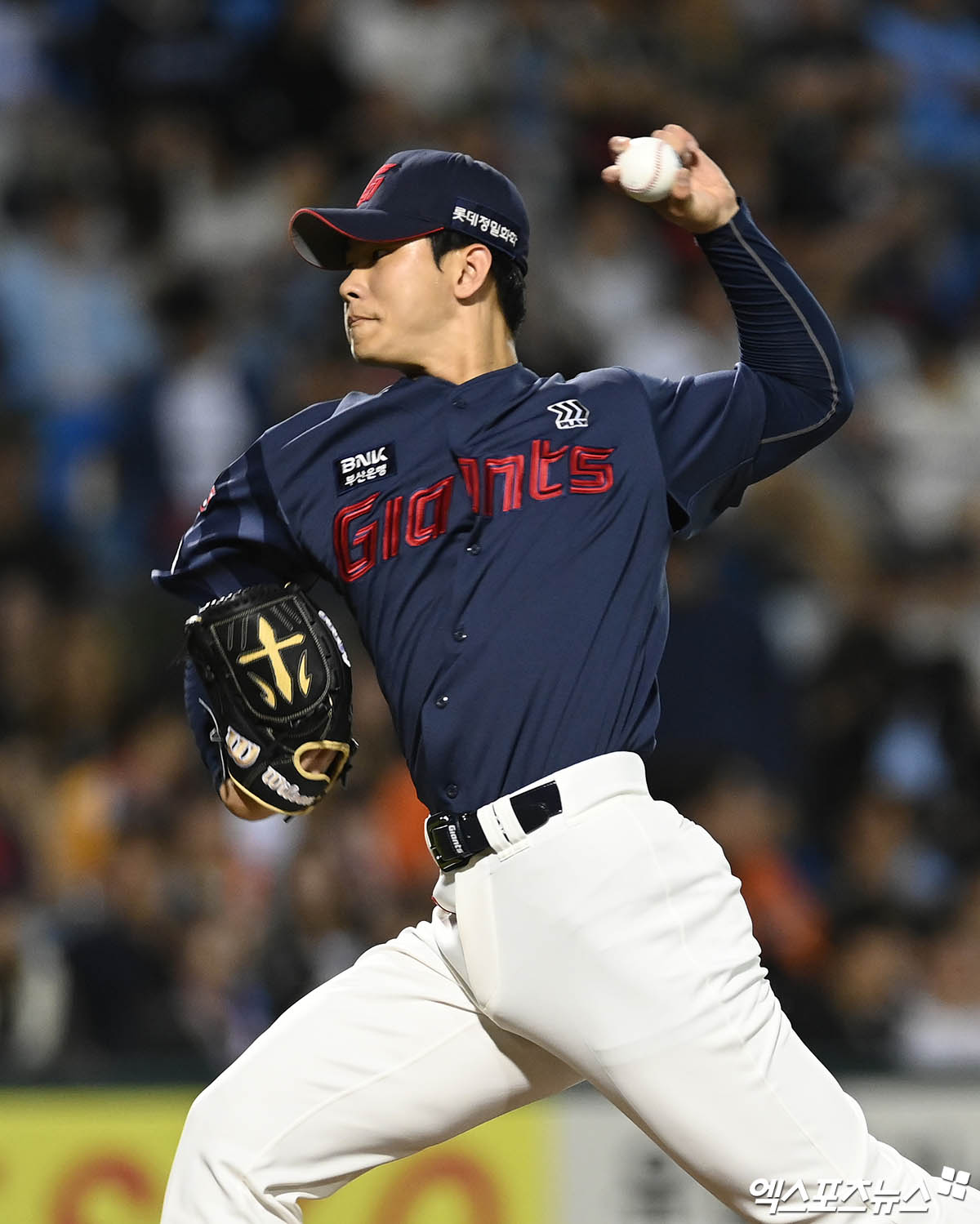 롯데 자이언츠 좌완 홍민기가 지난 19일 서울 잠실야구장에서 열린 2025 신한 SOL Bank KBO리그 LG 트윈스와의 팀 간 10차전에서 1.1이닝 무실점으로 홀드를 기록했다. 사진 엑스포츠뉴스 DB