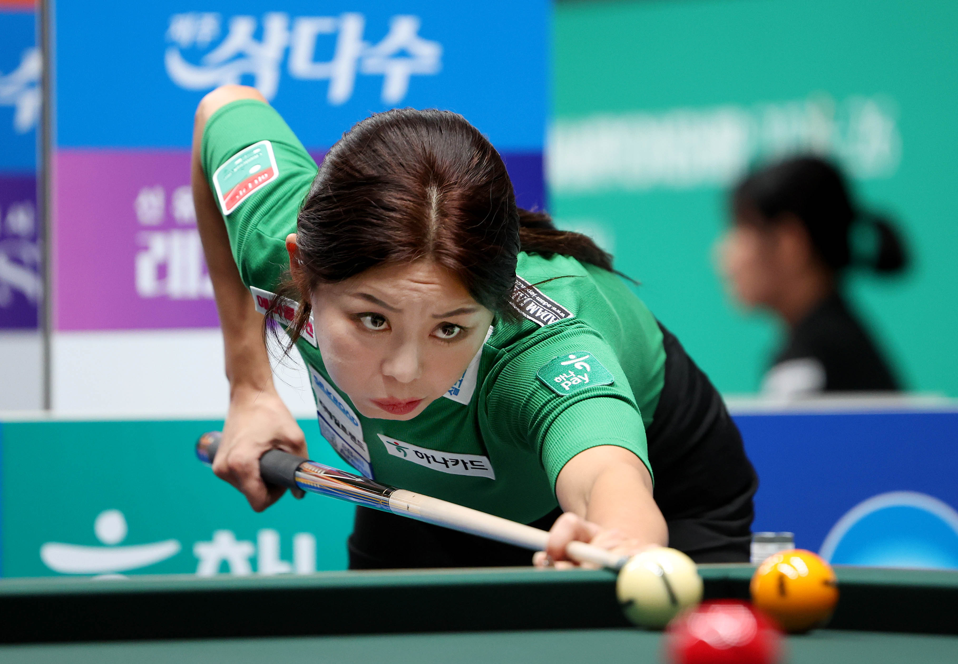 김가영은 지난 2019-20 SK렌터카 챔피언십 우승부터 지금까지 LBPA 주최 개인 대회에서 14회 우승을 차지했다. 반면 팀리그에서는 '2023-2024 시즌 웰컴저축은행 PBA 팀리그'에서 우승컵을 한 차례 들어 올린 것이 전부다. PBA