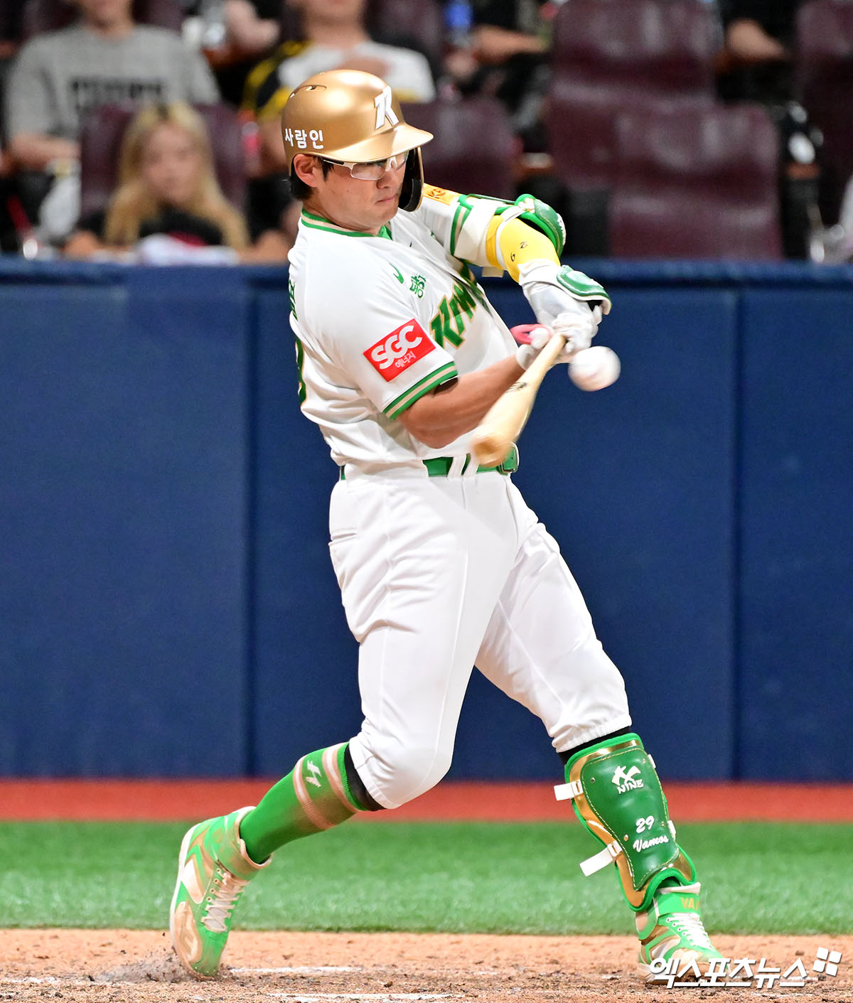 22일 오후 서울 구로구 고척스카이돔에서 열린 '2025 신한 SOL Bank KBO리그' 롯데 자이언츠와 키움 히어로즈의 경기, 7회말 무사 1루 키움 임지열이 좌중간 안타를 날리고 있다. 엑스포츠뉴스 고척, 김한준 기자