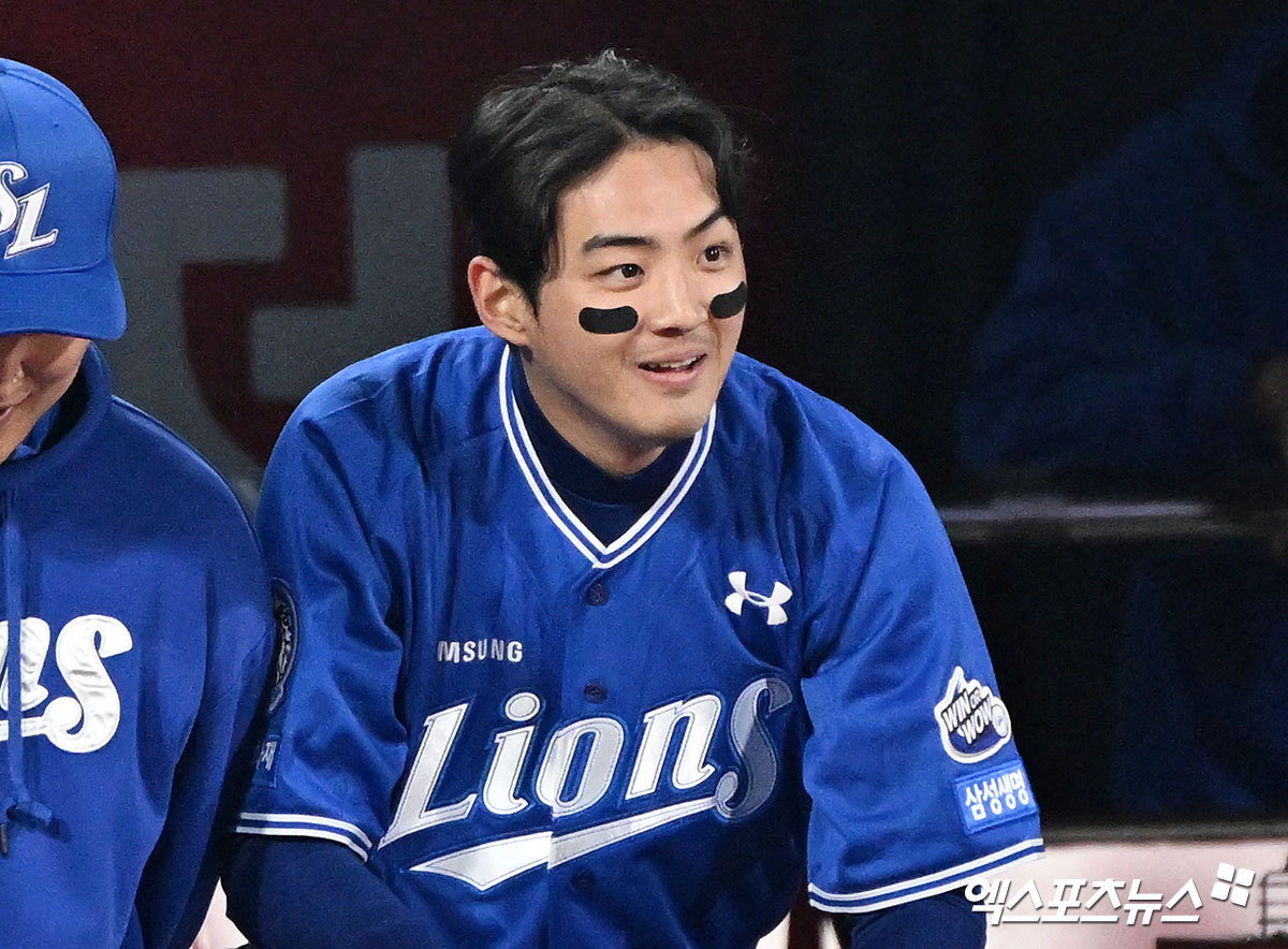 11일 오후 수원KT위즈파크에서 열린 '2025 신한 SOL Bank KBO리그' 삼성 라이온즈와 KT 위즈의 경기, 6회초 1사 삼성 구자욱이 솔로 홈런을 날린 후 기뻐하고 있다. 엑스포츠뉴스 DB