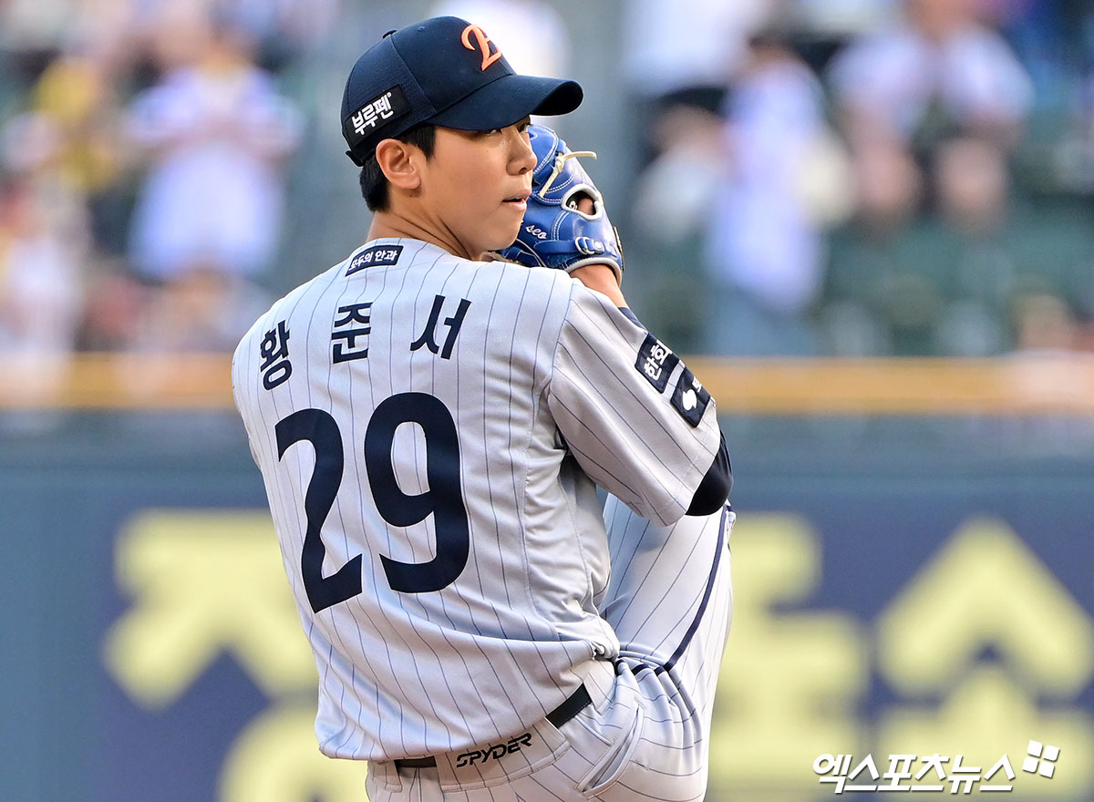 한화 이글스 투수 황준서가 올해 정규시즌 경기에 등판해 투구하고 있다. 엑스포츠뉴스 DB