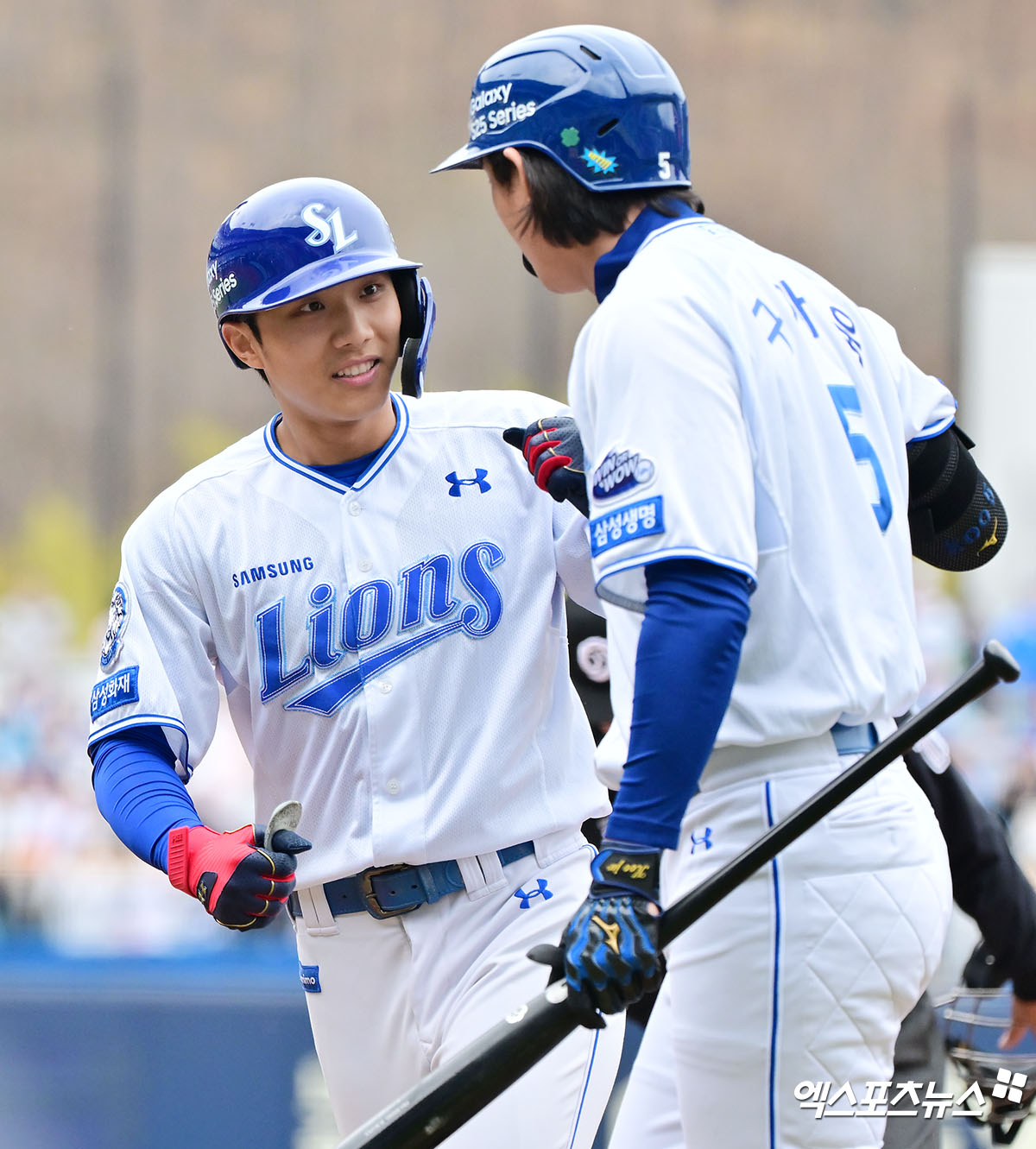 5일 오후 대구삼성라이온즈파크에서 열린 '2025 신한 SOL Bank KBO리그' 한화 이글스와 삼성 라이온즈의 경기, 1회말 삼성 이재현이 솔로 홈런을 날린 후 그라운드를 돌고 있다. 엑스포츠뉴스 DB